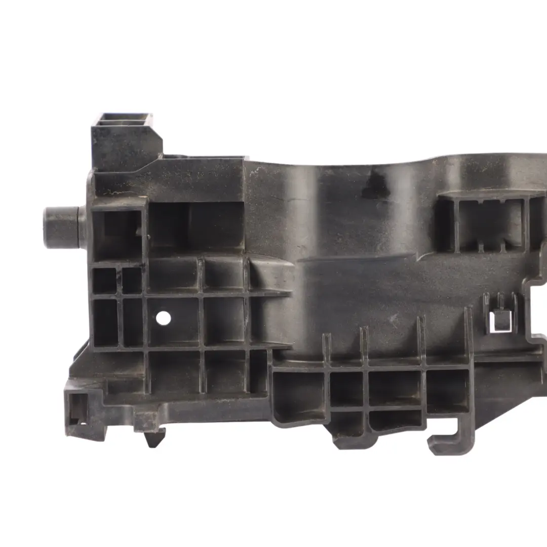 Kühler Halter Halterung Strebe Rechts für Mercedes W205 mit Teilenummer A0995040240 Mercedes W205 Kühler Halter Halterung Strebe Rechts - SKU A0995040240 - Teilenummer A0995040240
