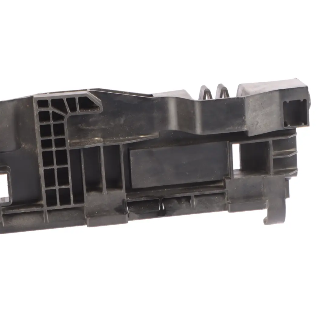 Soporte Del Radiador Soporte Del Radiador Derecho para Mercedes W205 con número de pieza A0995040240 Mercedes W205 Soporte Del Radiador Soporte Del Radiador Derecho - SKU A0995040240 - Número de pieza A0995040240