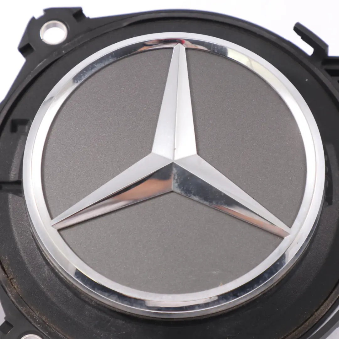 tirador maletero Vista trasera Camera Mountain Gray 787 para Mercedes H243 Insignia con número de pieza A0997503300 Mercedes H243 Insignia tirador maletero Vista trasera Camera Mountain Gray 787 - SKU A0997503300-1 - Número de pieza A0997503300