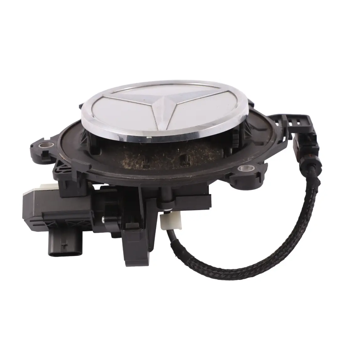 coperchio baule aperto posteriore Iridium Silver - 775 per Mercedes C118 C238 Badge con numero di parte A0997503300 Mercedes C118 C238 Badge coperchio baule aperto posteriore Iridium Silver - 775 - SKU A0997503300-IRS - Numero di parte A0997503300