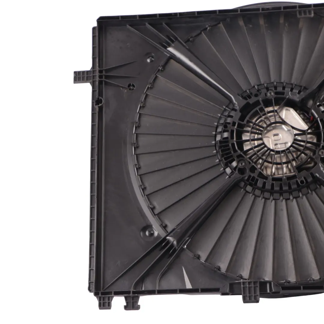 Cooling Electric Radiator Fan to Mercedes W205 Engine with Part number A0999063500 Mercedes W205 Engine Cooling Electric Radiator Fan - SKU A0999063500 - Part number A0999063500