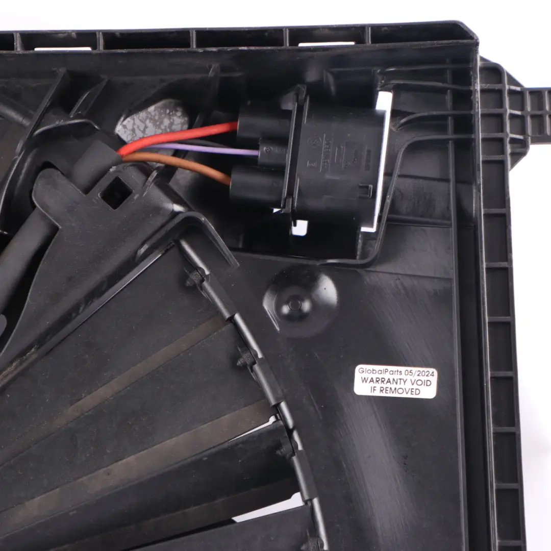 Cooling Electric Radiator Fan to Mercedes W205 Engine with Part number A0999063500 Mercedes W205 Engine Cooling Electric Radiator Fan - SKU A0999063500 - Part number A0999063500