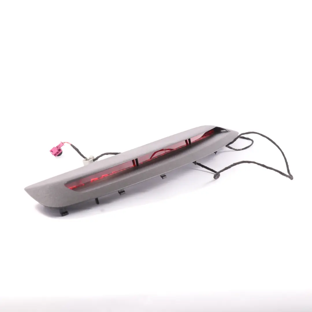 Feu Stop additionnel arrière Feu de freinage pour Mercedes W205 W213 à propos du numéro de pièce A0999067500 Mercedes W205 W213 Feu Stop additionnel arrière Feu de freinage - SKU A0999067500 - Numéro de pièce A0999067500