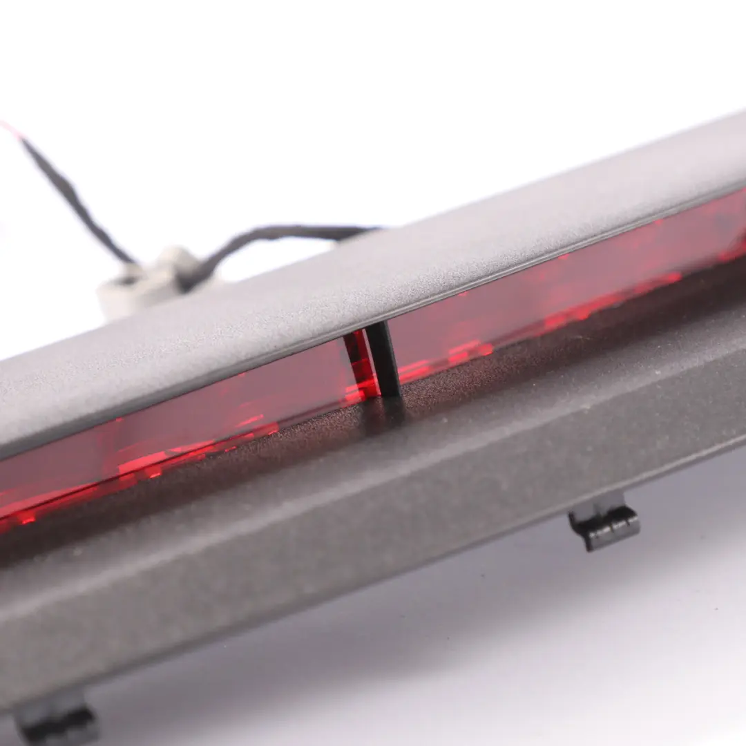 Luz de freno adicional trasera para Mercedes W205 W213 con número de pieza A0999067500 Mercedes W205 W213 Luz de freno adicional trasera - SKU A0999067500 - Número de pieza A0999067500