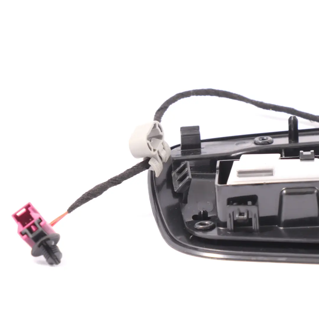 Luz de freno adicional trasera para Mercedes W205 W213 con número de pieza A0999067500 Mercedes W205 W213 Luz de freno adicional trasera - SKU A0999067500 - Número de pieza A0999067500