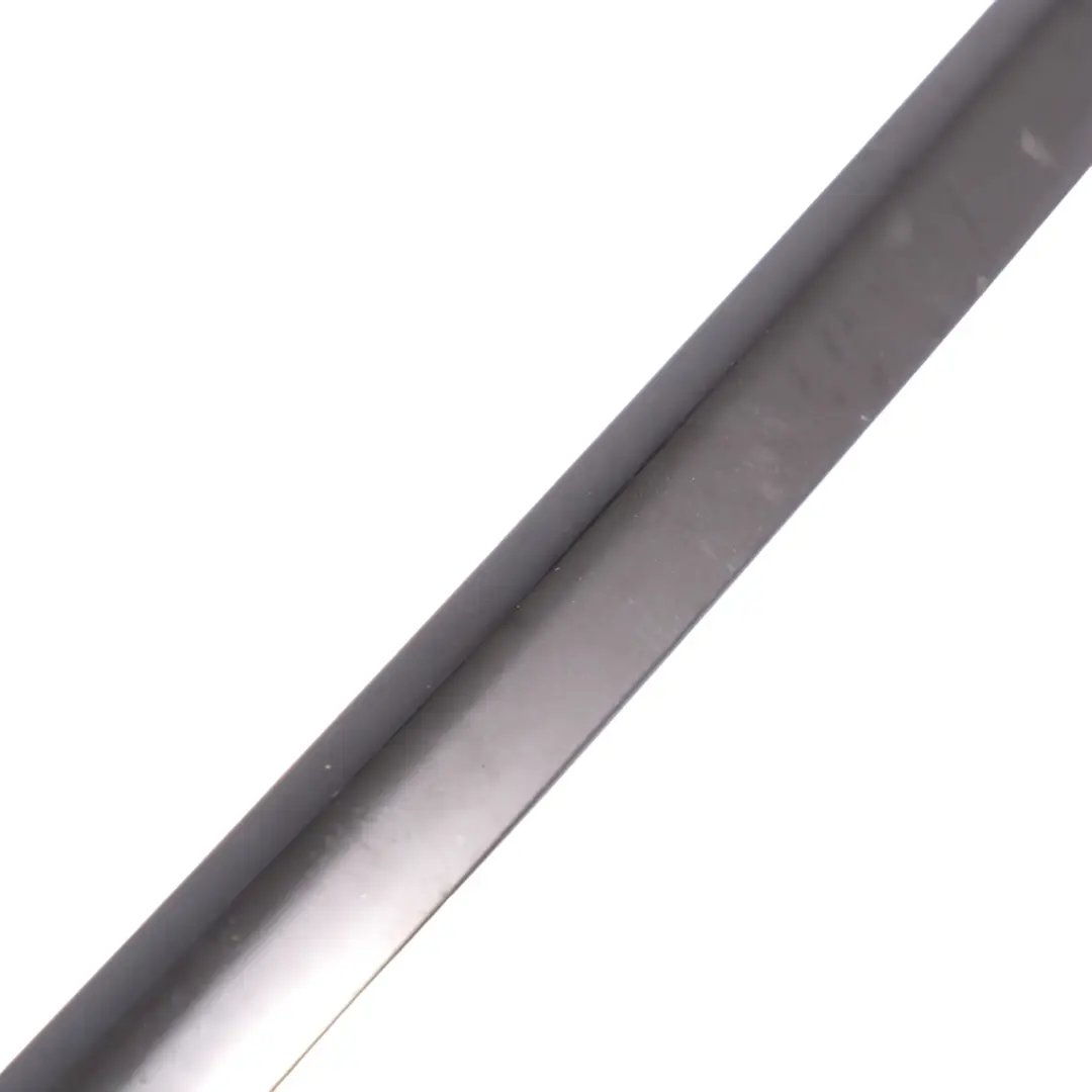 Joint de vitrage arrière droit Noir pour Mercedes CLA 250 X117 à propos du numéro de pièce A1176730400 Mercedes CLA 250 X117 Joint de vitrage arrière droit Noir - SKU A1176730400 - Numéro de pièce A1176730400