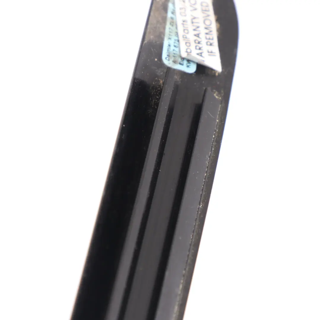 Moulure de fenêtre arrière droite gauche Set pour Mercedes CLA 250 X117 à propos du numéro de pièce A1176730400 Mercedes CLA 250 X117 Moulure de fenêtre arrière droite gauche Set - SKU A1176930400 - Numéro de pièce A1176730400