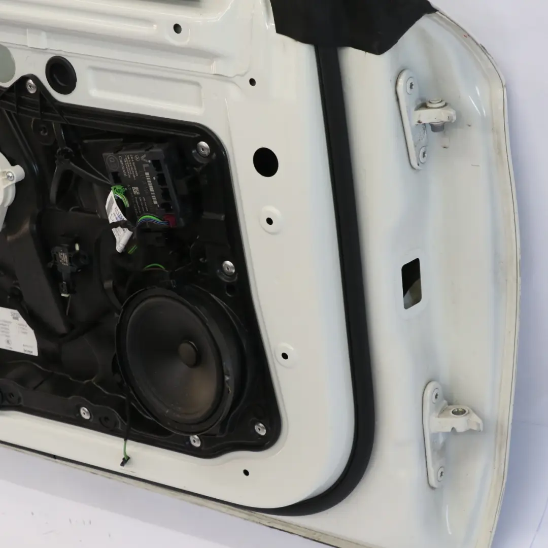 Tür vorne links Verkleidungsplatte Calcit Weiß - 650 für Mercedes C117 mit Teilenummer A1177200105 Mercedes C117 Tür vorne links Verkleidungsplatte Calcit Weiß - 650 - SKU A1177200105-CW - Teilenummer A1177200105