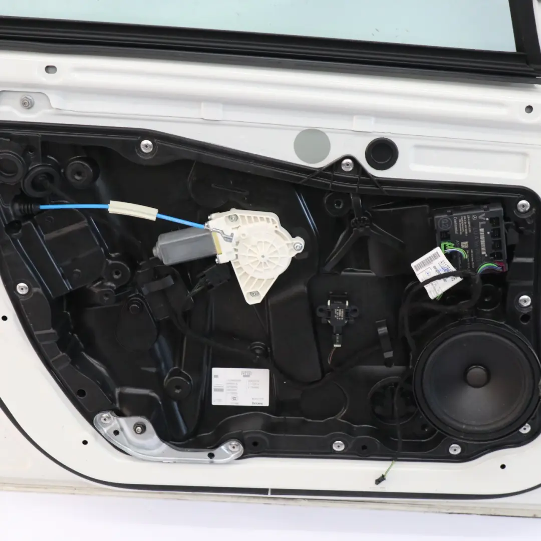 Tür vorne links Verkleidungsplatte Calcit Weiß - 650 für Mercedes C117 mit Teilenummer A1177200105 Mercedes C117 Tür vorne links Verkleidungsplatte Calcit Weiß - 650 - SKU A1177200105-CW - Teilenummer A1177200105