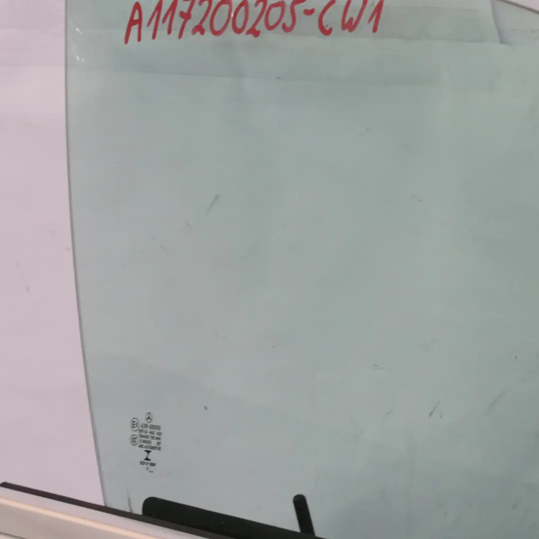 Mercedes C117 Puerta Delantera Derecha Panel de Cubierta Blanco Calcita - 650 - SKU A1177200205-CW1 - Número de pieza A1177200205