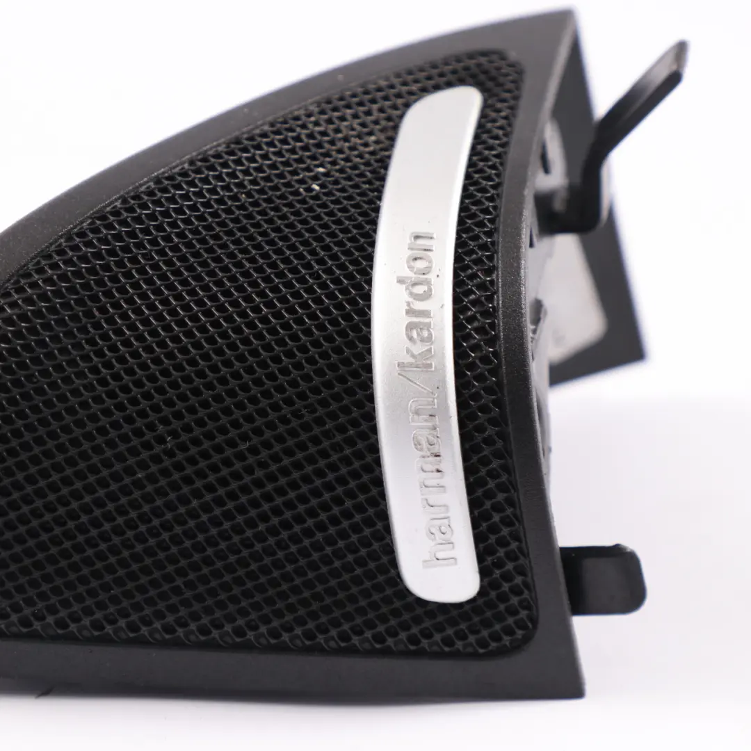 Couvercle de porte avant gauche triangulaire noire pour Mercedes X117 à propos du numéro de pièce A1177200311 Mercedes X117 Couvercle de porte avant gauche triangulaire noire - SKU A1177200311 - Numéro de pièce A1177200311