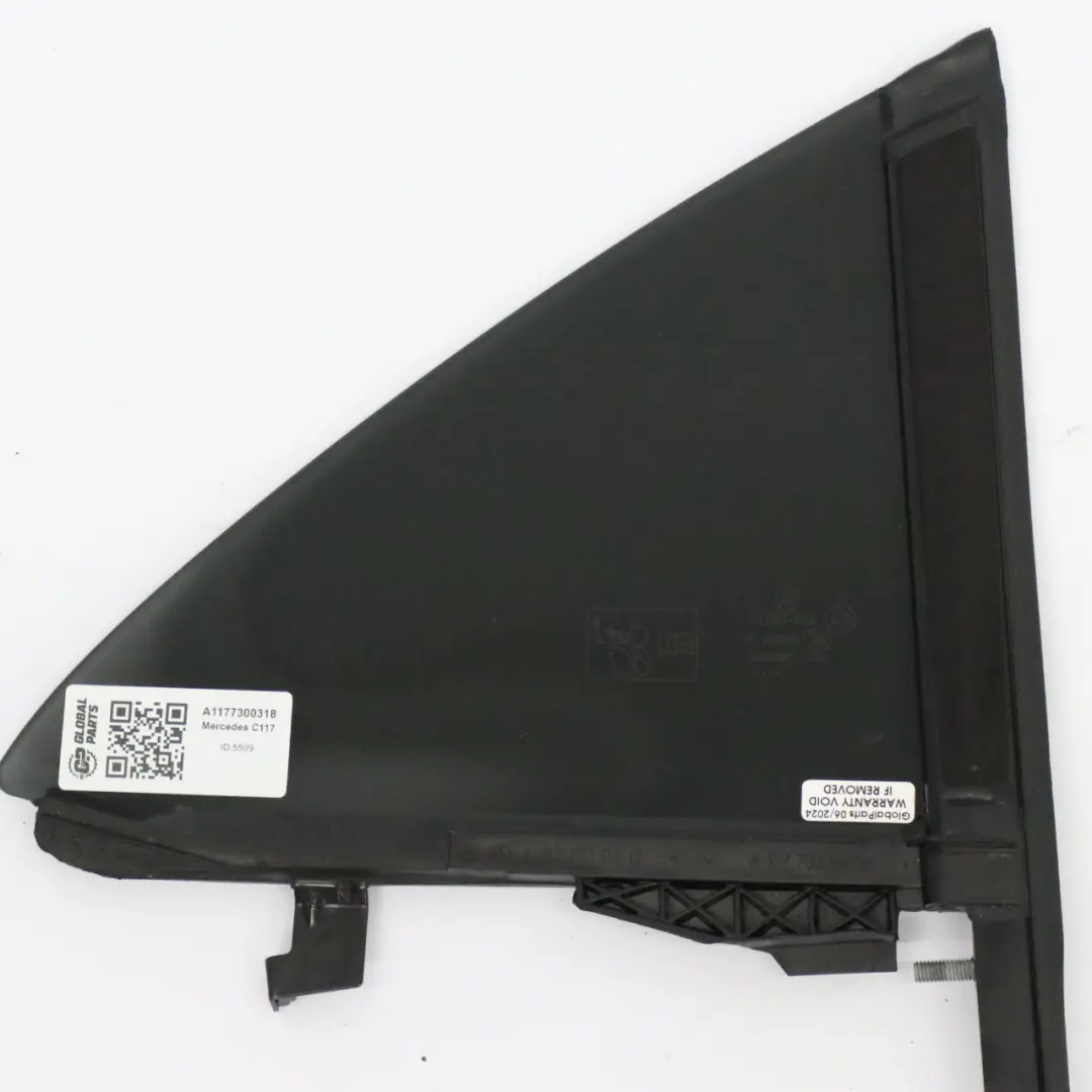 Vetro Porta Posteriore Sinistra Quartiere Nero per Mercedes CLA C117 con numero di parte A1177300318 Mercedes CLA C117 Vetro Porta Posteriore Sinistra Quartiere Nero - SKU A1177300318 - Numero di parte A1177300318