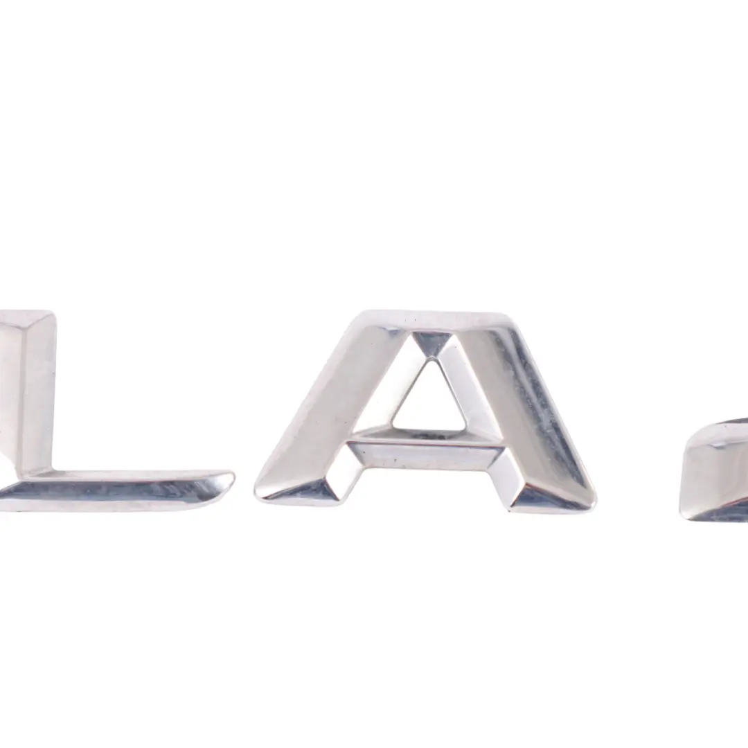 Emblema Maletero Trasero Adherido Insignia para Mercedes CLA C117 con número de pieza A1178172215 Mercedes CLA C117 Emblema Maletero Trasero Adherido Insignia - SKU A1178172215 - Número de pieza A1178172215