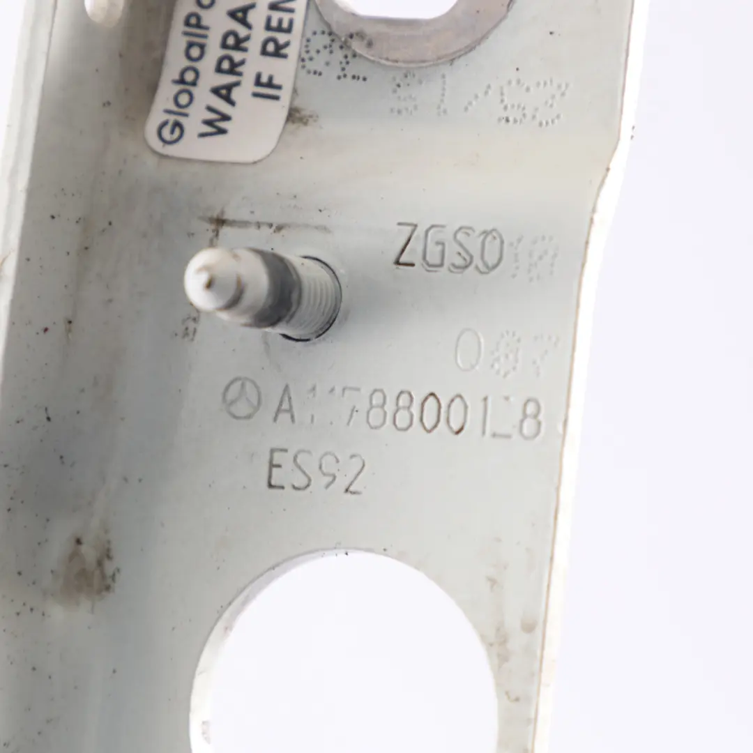 Charnière capot gauche Calcite White 650 pour Mercedes X117 à propos du numéro de pièce A1178800128 Mercedes X117 Charnière capot gauche Calcite White 650 - SKU a1178800128-cw - Numéro de pièce A1178800128