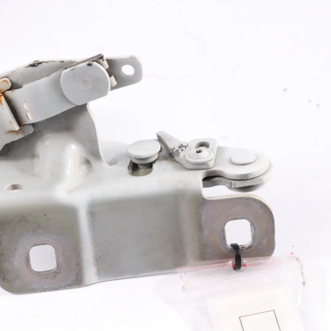 Mercedes X117 Charnière capot gauche Calcite White 650 - SKU a1178800128-cw - Numéro de pièce A1178800128