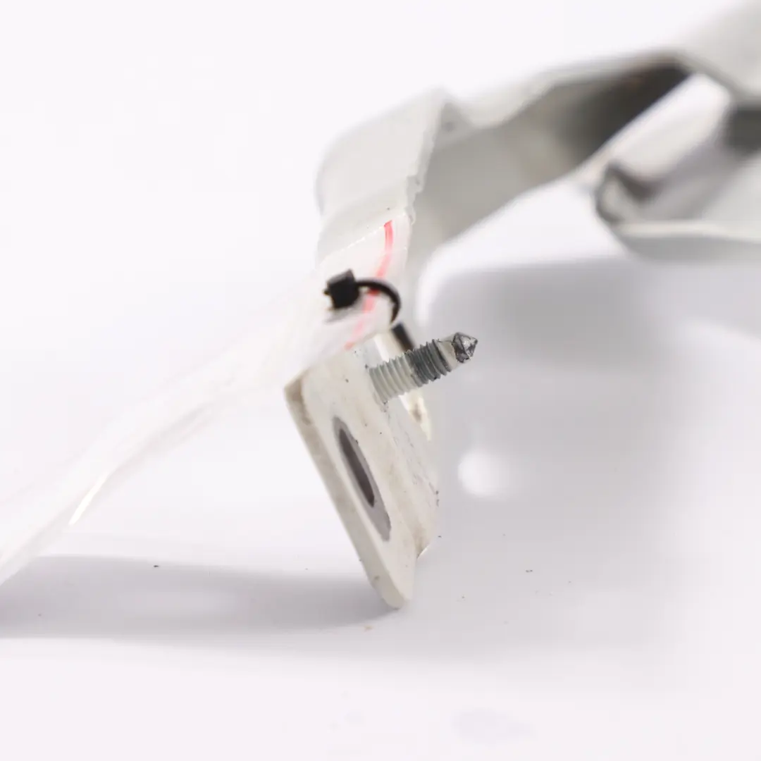 Charnière de capot avant droite Calcite White - 650 pour Mercedes CLA C117 à propos du numéro de pièce A1178800228 Mercedes CLA C117 Charnière de capot avant droite Calcite White - 650 - SKU A1178800228-CW - Numéro de pièce A1178800228