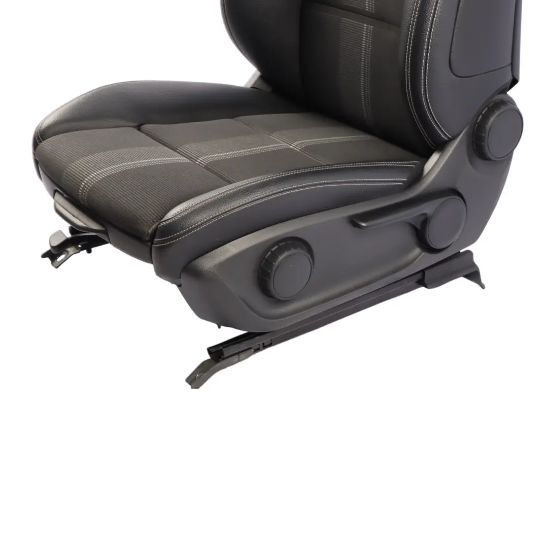 Asiento Delantero Izquierdo Interior Tela Cuero Artico Negro para Mercedes W176 con número de pieza A1179109500 Mercedes W176 Asiento Delantero Izquierdo Interior Tela Cuero Artico Negro - SKU A1179109500-1 - Número de pieza A1179109500