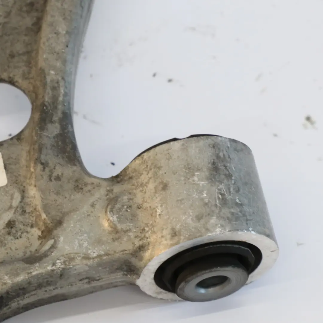 Braccio di controllo Mercedes CLA C118 Sospensione anteriore destra per con numero di parte A1183309600 Braccio di controllo Mercedes CLA C118 Sospensione anteriore destra - SKU A1183309600 - Numero di parte A1183309600