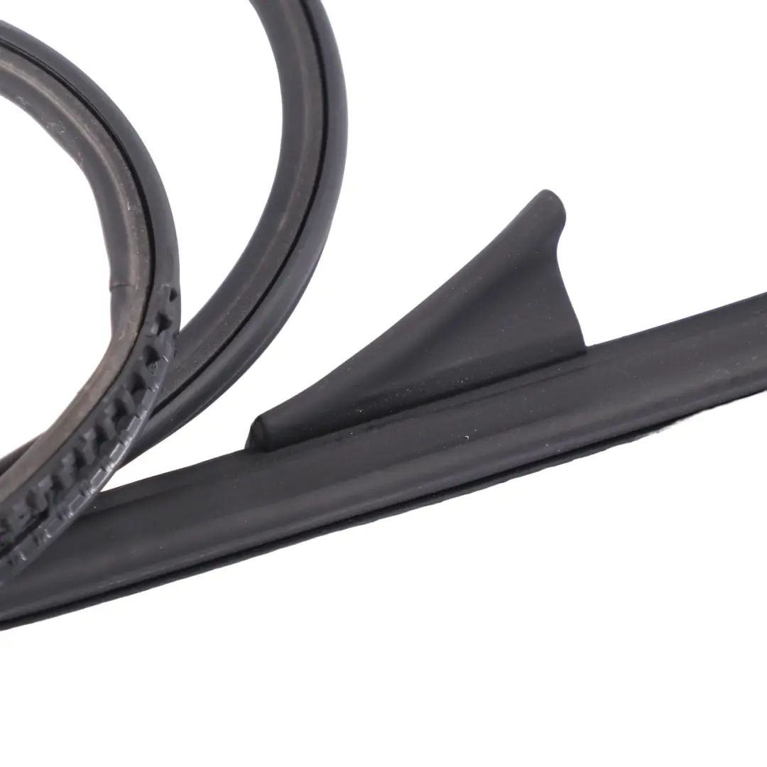 Techo Marco Junta Borde Junta Delantera Izquierda para Mercedes C118 con número de pieza A1186730500 Mercedes C118 Techo Marco Junta Borde Junta Delantera Izquierda - SKU A1186730500 - Número de pieza A1186730500