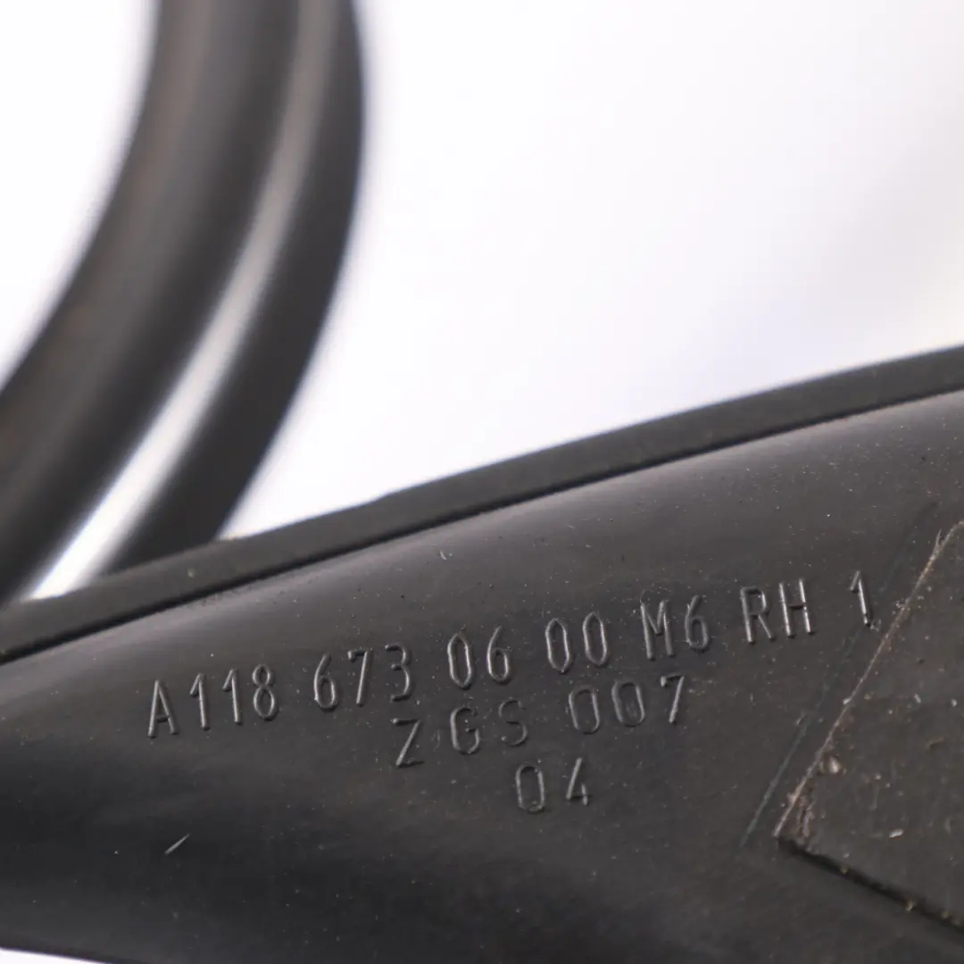 Joint d'étanchéité avant droit pour Mercedes C118 à propos du numéro de pièce A1186730600 Mercedes C118 Joint d'étanchéité avant droit - SKU A1186730600 - Numéro de pièce A1186730600