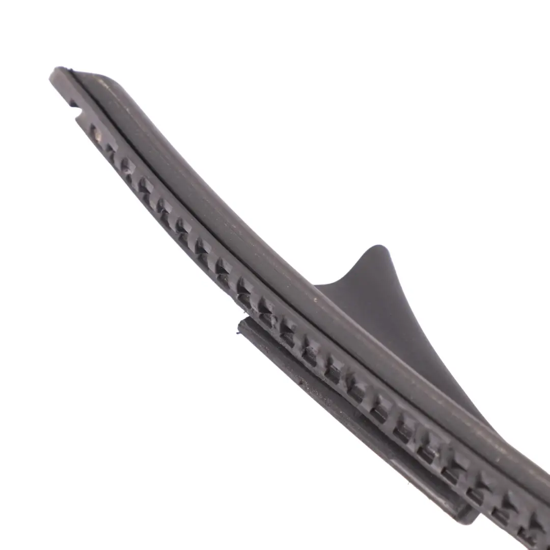 Joint d'étanchéité avant droit pour Mercedes C118 à propos du numéro de pièce A1186730600 Mercedes C118 Joint d'étanchéité avant droit - SKU A1186730600 - Numéro de pièce A1186730600