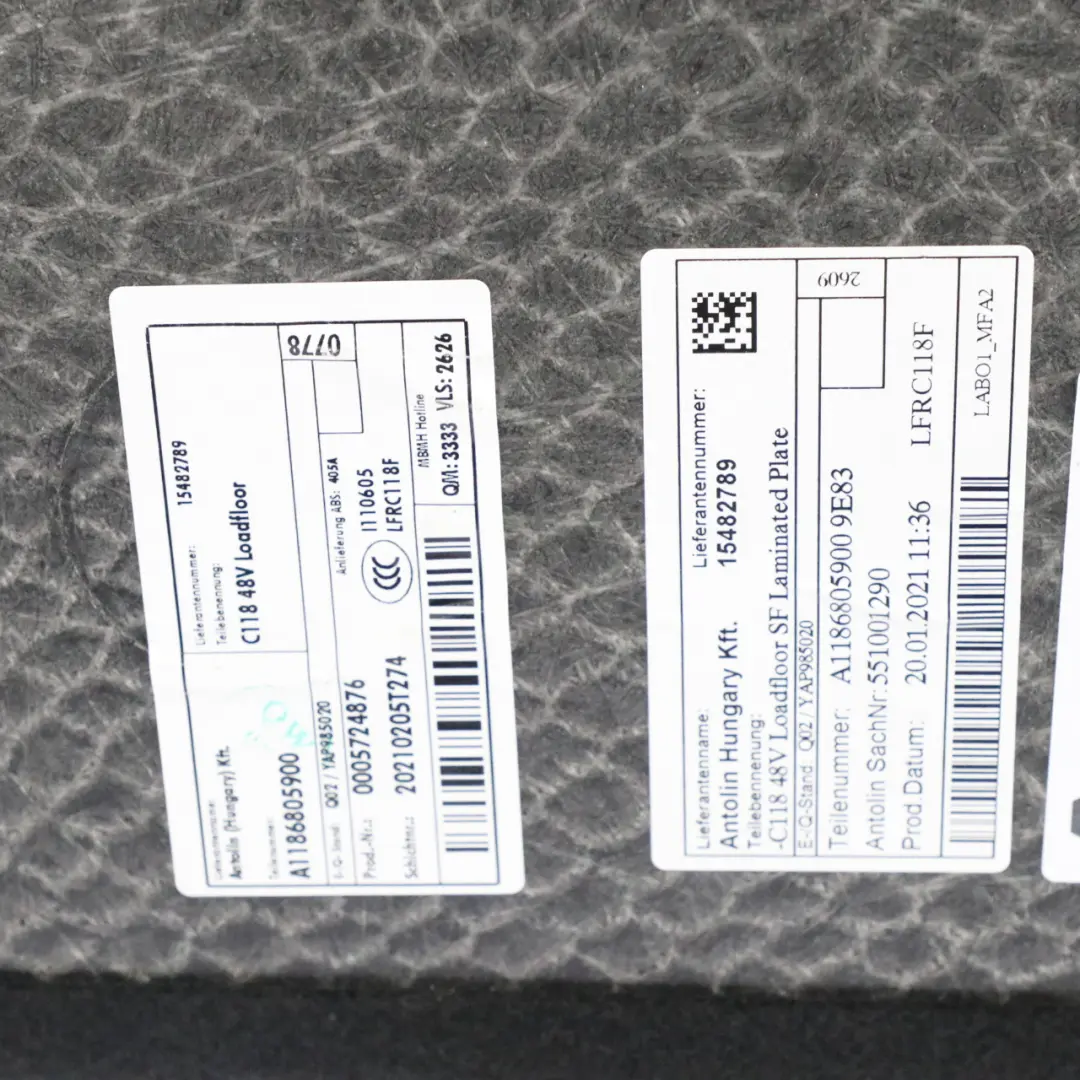 Coffre arrière Panneau de chargement Tapis noir pour Mercedes CLA C118 à propos du numéro de pièce A1186805900 Mercedes CLA C118 Coffre arrière Panneau de chargement Tapis noir - SKU A1186805900 - Numéro de pièce A1186805900