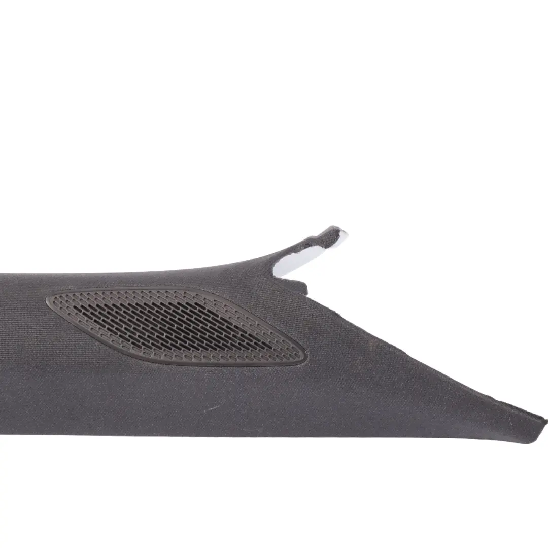 Rivestimento superiore montante A destro nero per Mercedes CLA C118 con numero di parte A1186900300 Mercedes CLA C118 Rivestimento superiore montante A destro nero - SKU A1186900300 - Numero di parte A1186900300