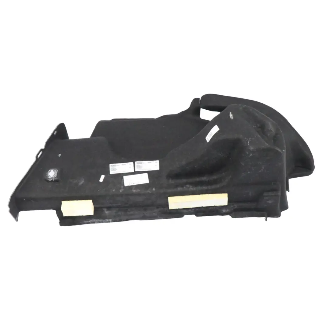 Kofferraum Trim Hinten Links Seitliche Abdeckung für Mercedes CLA C118 mit Teilenummer A1186905101 Mercedes CLA C118 Kofferraum Trim Hinten Links Seitliche Abdeckung - SKU A1186905101 - Teilenummer A1186905101