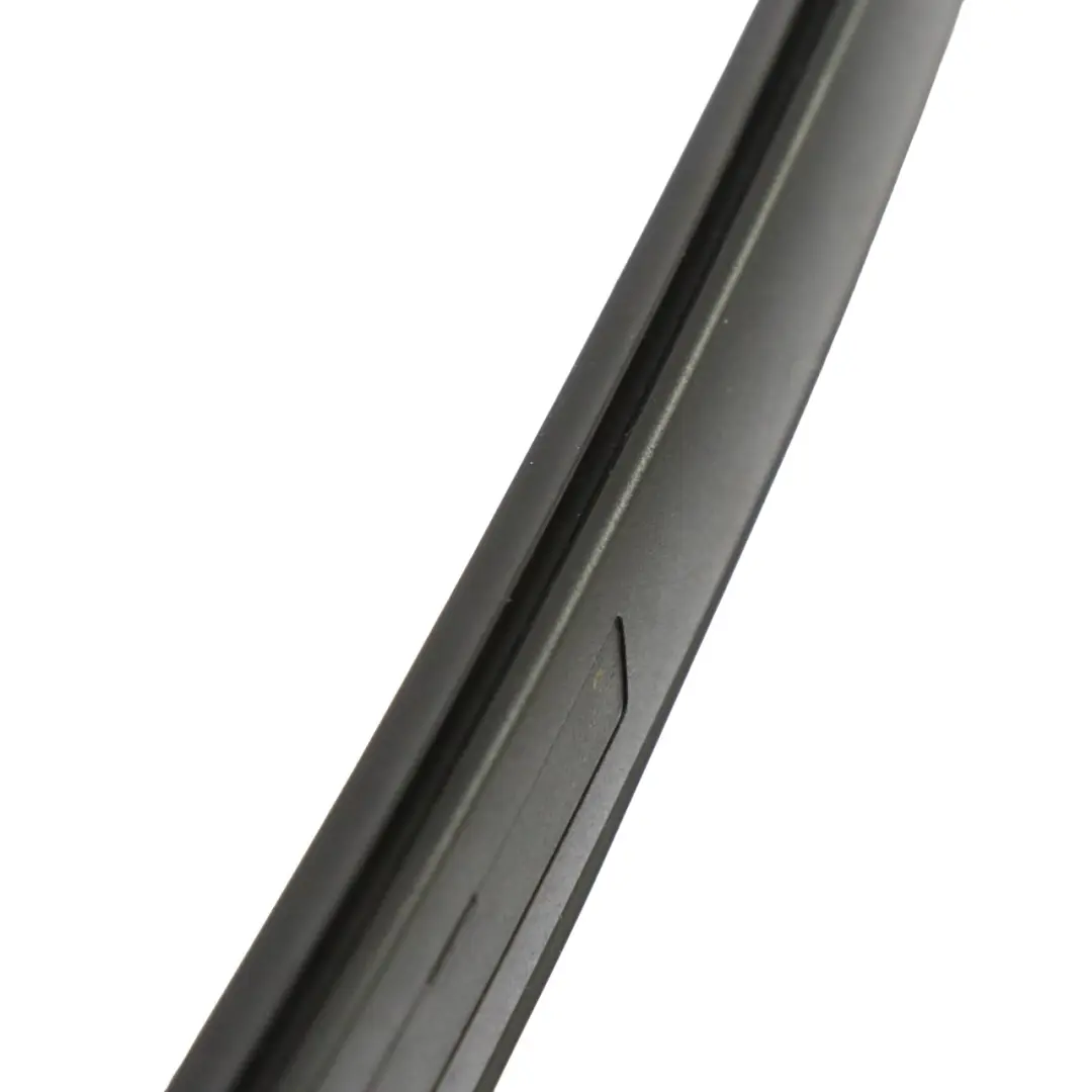 Mercedes CLA C118 Moulure protection rail Bande d'habillage droite - SKU A1186905800 - Numéro de pièce A1186905800