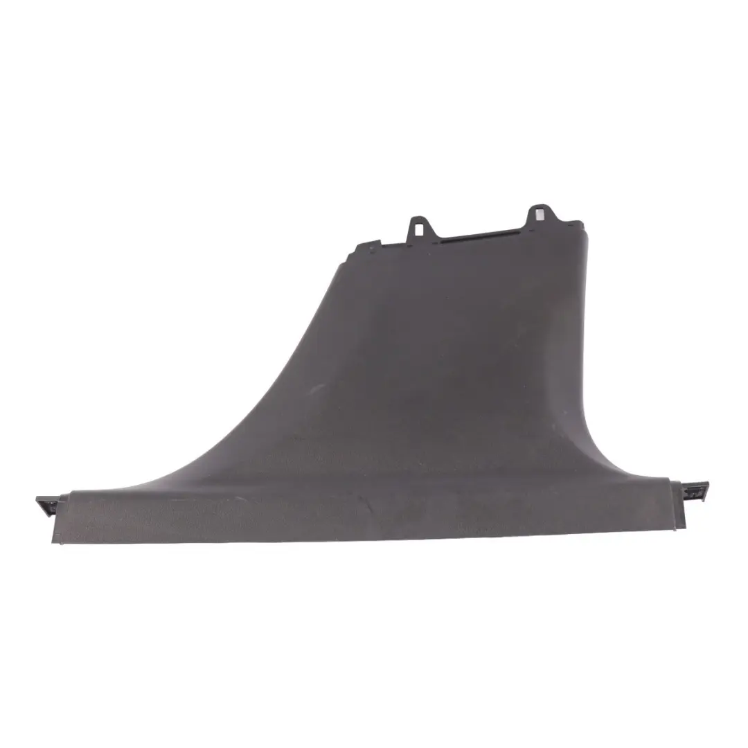 Tapiceria Interior Pilar B Panel Inferior Derecho para Mercedes C118 con número de pieza A1186920200 Mercedes C118 Tapiceria Interior Pilar B Panel Inferior Derecho - SKU A1186920200 - Número de pieza A1186920200