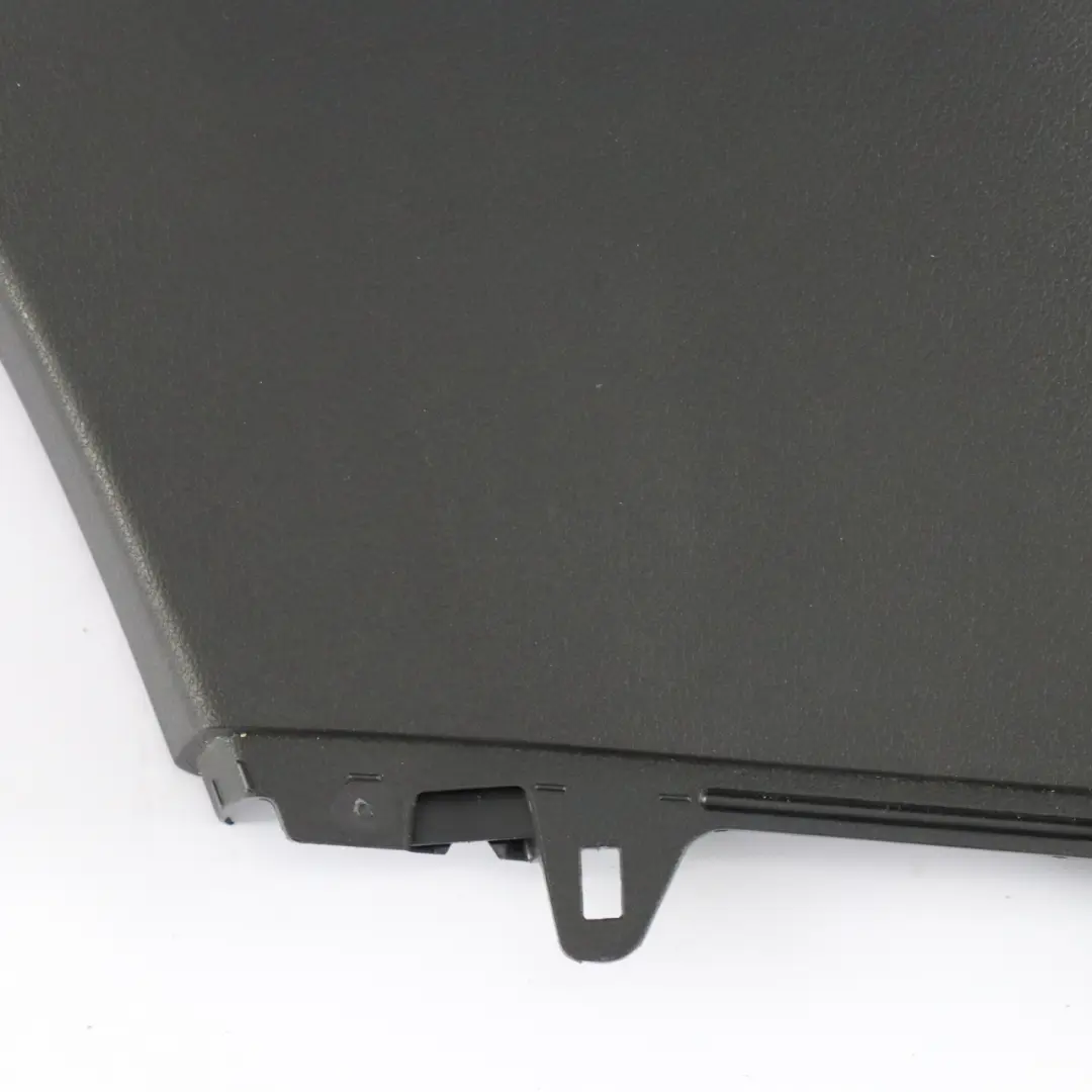 Osłona Słupka B Lewa Dolna Nakładka Słupka do Mercedes C118 o numerze A1186920300 Mercedes C118 Osłona Słupka B Lewa Dolna Nakładka Słupka - SKU A1186920300 - Numer Części A1186920300