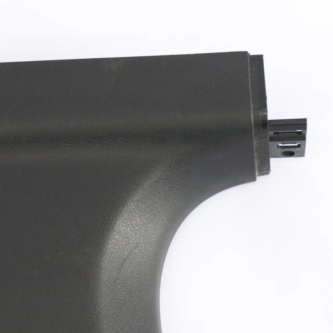 Innenverkleidung B-Säulenverkleidung unten links für Mercedes C118 mit Teilenummer A1186920300 Mercedes C118 Innenverkleidung B-Säulenverkleidung unten links - SKU A1186920300 - Teilenummer A1186920300