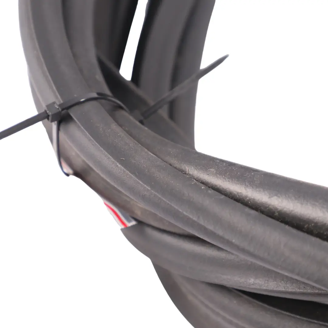 Empaquetadura de goma para maletero y portón trasero para Mercedes C118 con número de pieza A1186930400 Mercedes C118 Empaquetadura de goma para maletero y portón trasero - SKU A1186930400 - Número de pieza A1186930400