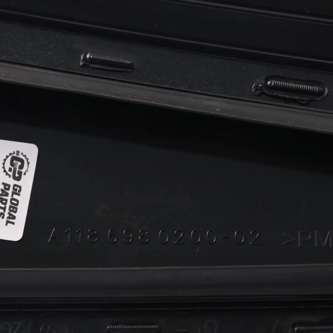 Mercedes C118 B-Pilar Exterior Cubierta Panel Derecho Negro - SKU A1186980200 - Número de pieza A1186980200