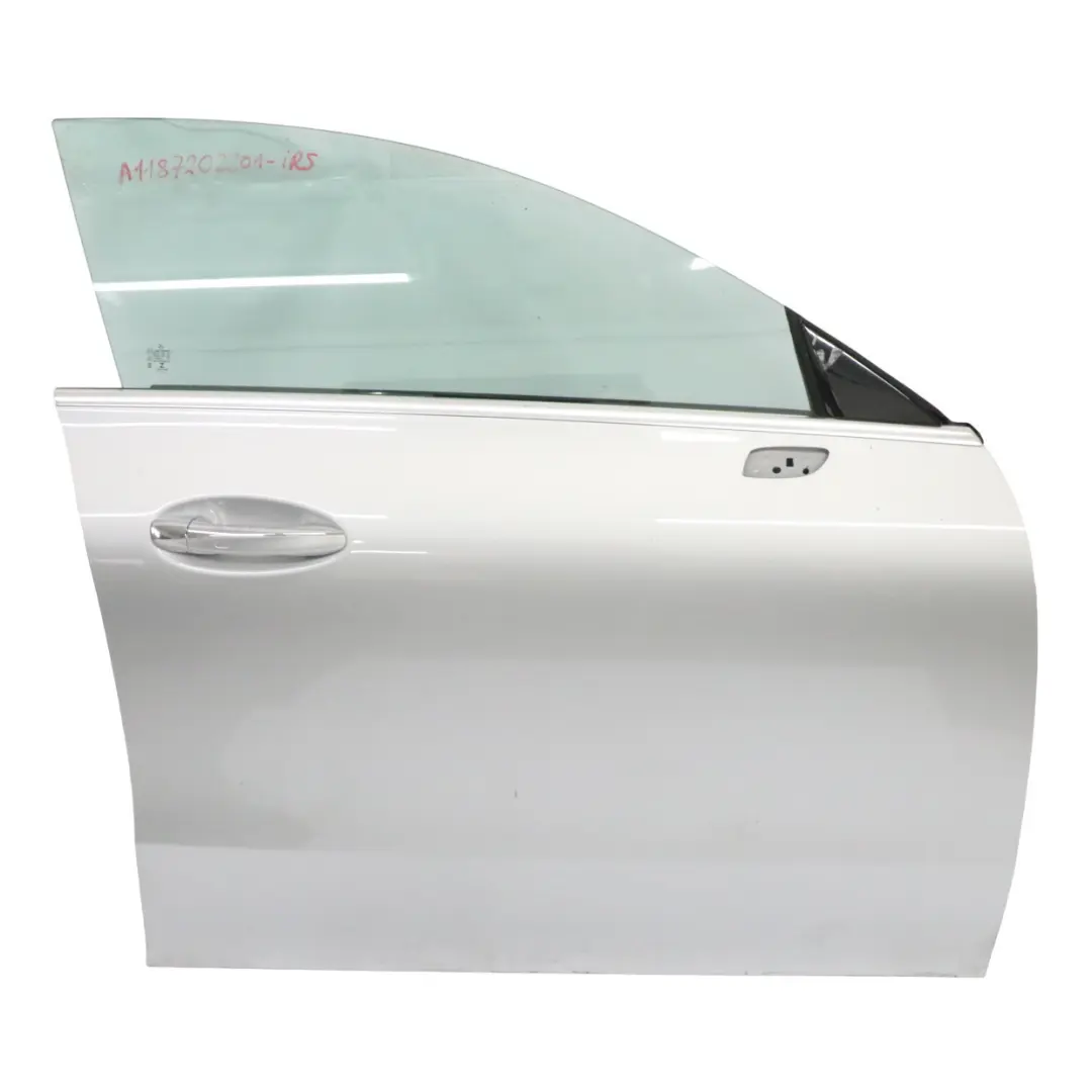 Puerta Delantera Derecha Plata Iridium Metalizado - 775 para Mercedes CLA C118 con número de pieza A1187202201 Mercedes CLA C118 Puerta Delantera Derecha Plata Iridium Metalizado - 775 - SKU A1187202201-IRS - Número de pieza A1187202201