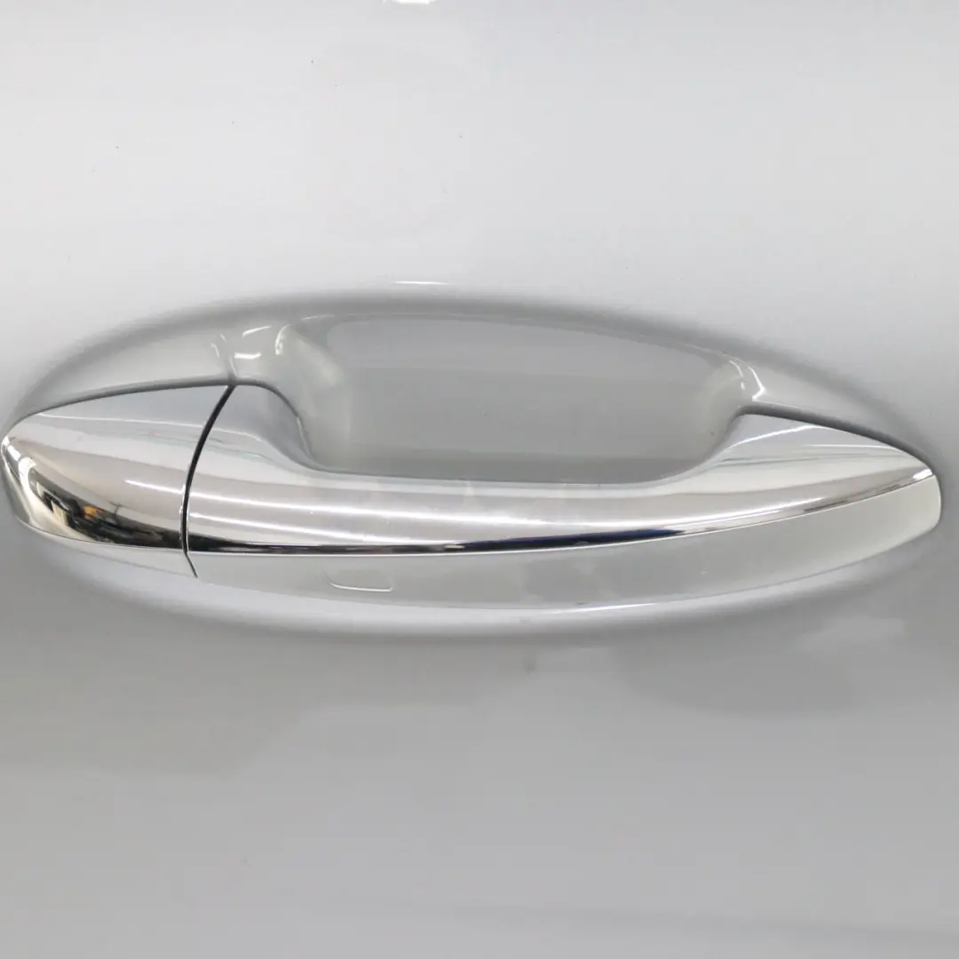 Puerta Delantera Derecha Plata Iridium Metalizado - 775 para Mercedes CLA C118 con número de pieza A1187202201 Mercedes CLA C118 Puerta Delantera Derecha Plata Iridium Metalizado - 775 - SKU A1187202201-IRS - Número de pieza A1187202201