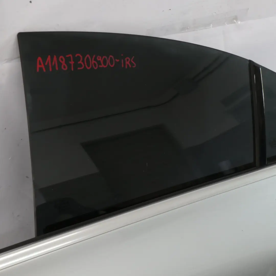 Drzwi Lewe Tylne Iridium Silver Srebrny Metalik - 775 do Mercedes CLA C118 o numerze A1187306900 Mercedes CLA C118 Drzwi Lewe Tylne Iridium Silver Srebrny Metalik - 775 - SKU A1187306900-IRS - Numer Części A1187306900