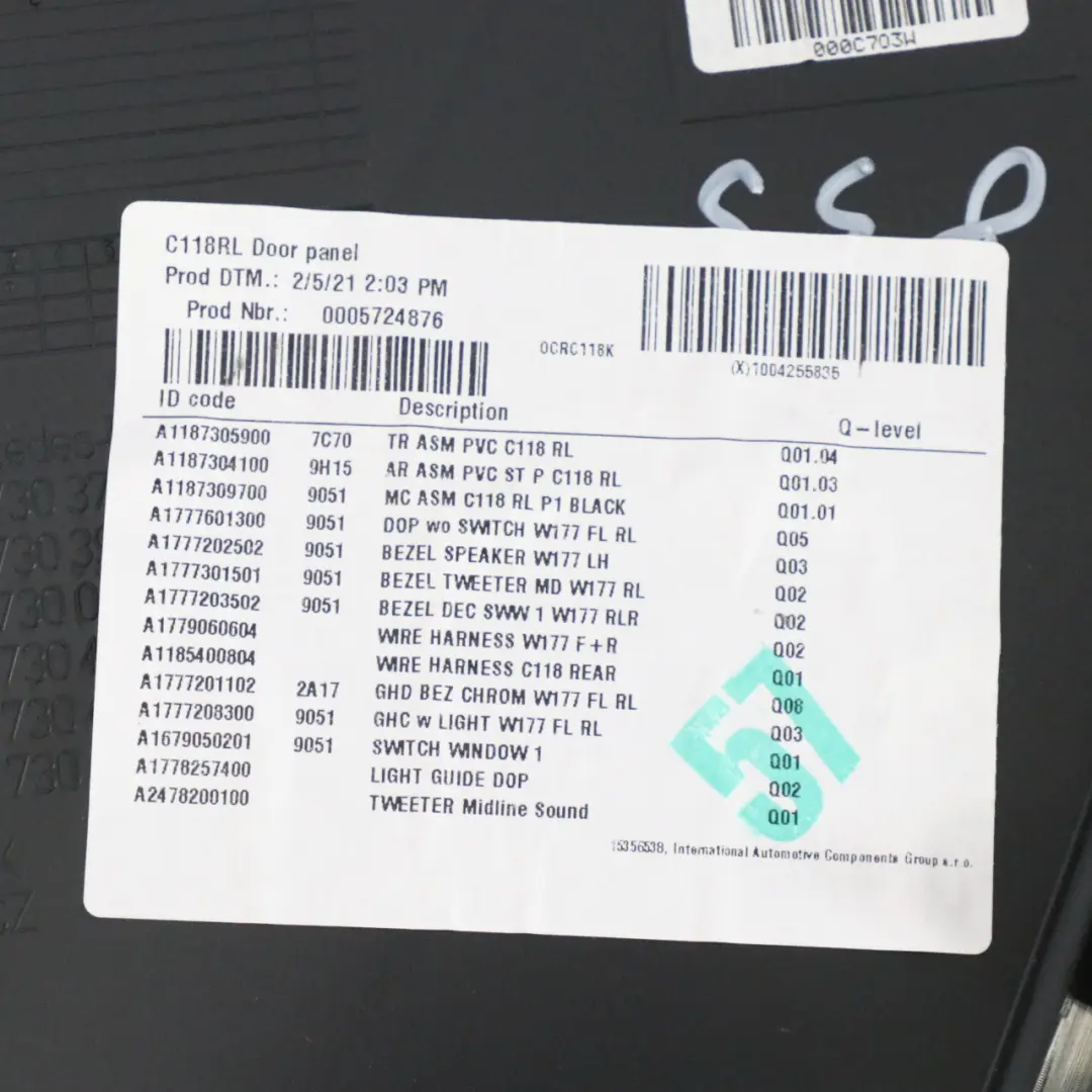 Mercedes CLA C118 Tarjeta puerta trasera izquierda Cubierta ajuste cuero negro - SKU A1187309700 - Número de pieza A1187309700
