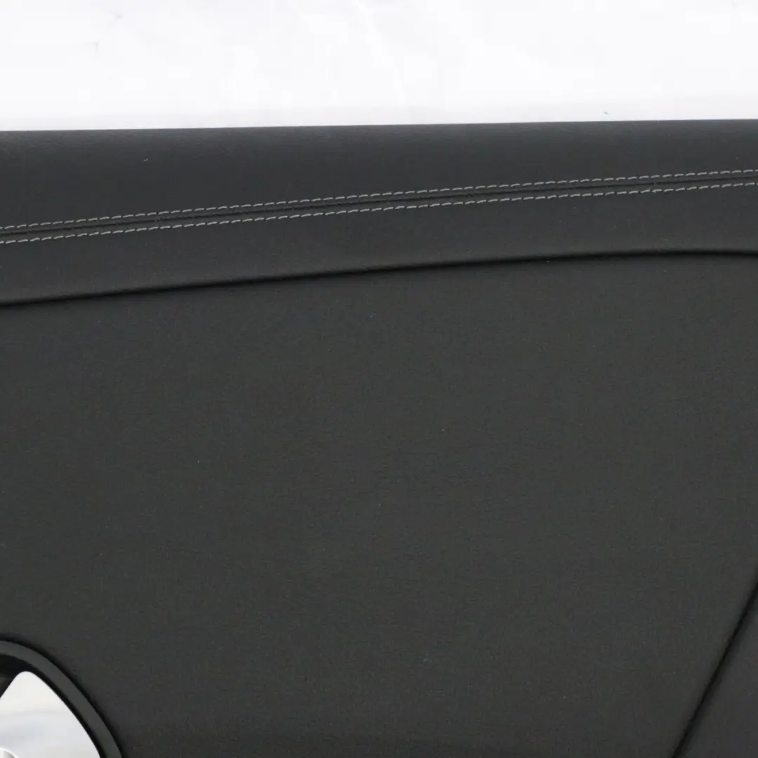 Tür Karte Hinten Rechts Trim Panel Cover Leder Schwarz für Mercedes CLA C118 mit Teilenummer A1187309800 Mercedes CLA C118 Tür Karte Hinten Rechts Trim Panel Cover Leder Schwarz - SKU A1187309800 - Teilenummer A1187309800
