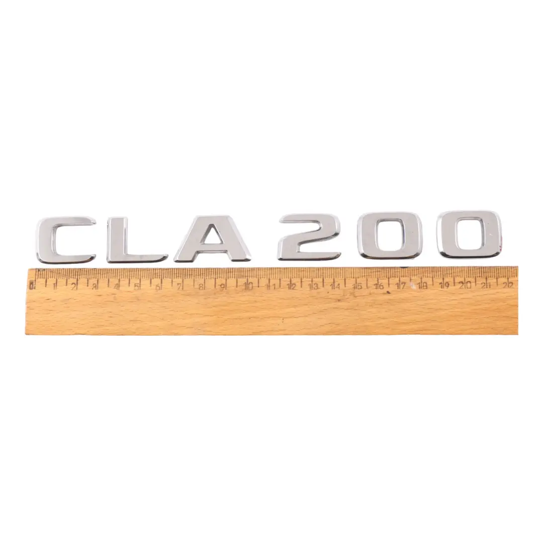 Koffer Raum Klappe Modell Abzeichen Logo CLA 200 für Mercedes C118 mit Teilenummer A1188171300 Mercedes C118 Koffer Raum Klappe Modell Abzeichen Logo CLA 200 - SKU A1188171300 - Teilenummer A1188171300