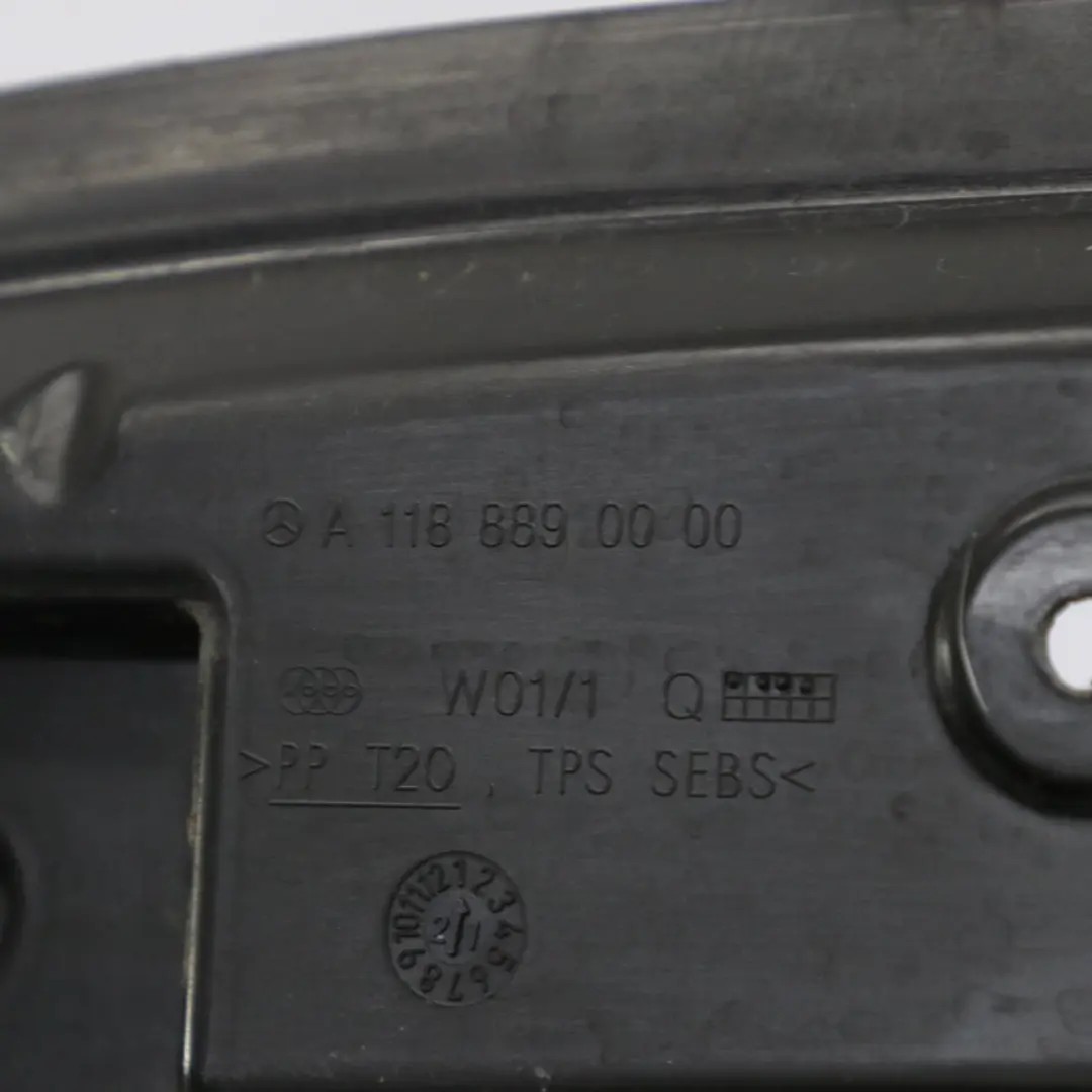 Tapa guardabarros lateral delantero izquierdo para Mercedes GLC C118 con número de pieza A1188890000 Mercedes GLC C118 Tapa guardabarros lateral delantero izquierdo - SKU A1188890000 - Número de pieza A1188890000