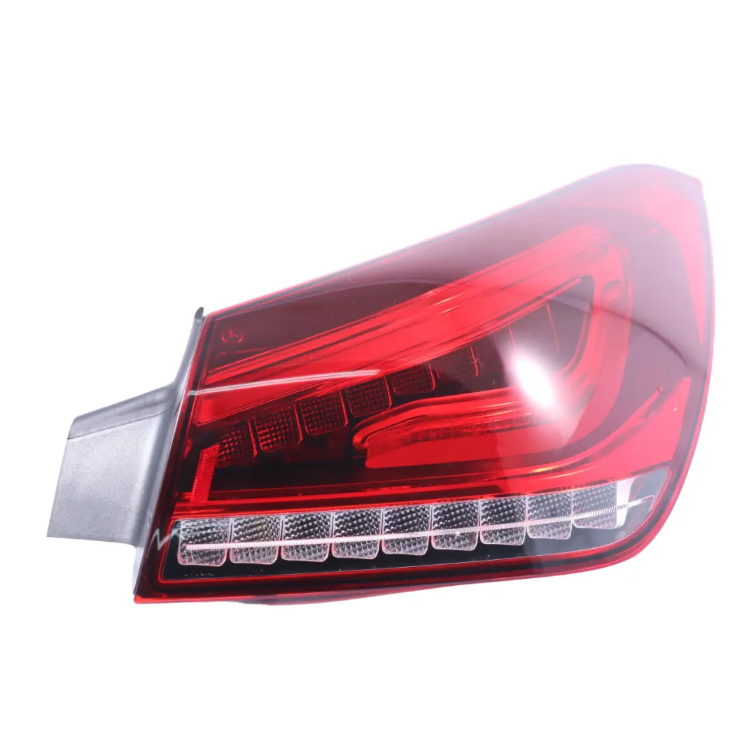 Mercedes C118 CLA 200 Coupé Feu arrière droit - SKU A1189067800 - Numéro de pièce A1189067800