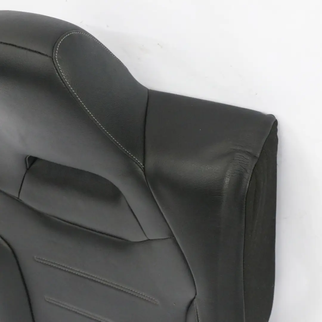 Schienale Posteriore Sinistro Rivestimento Schienale Pelle AMG per Mercedes CLA C118 con numero di parte A1189205100 Mercedes CLA C118 Schienale Posteriore Sinistro Rivestimento Schienale Pelle AMG - SKU A1189205100 - Numero di parte A1189205100