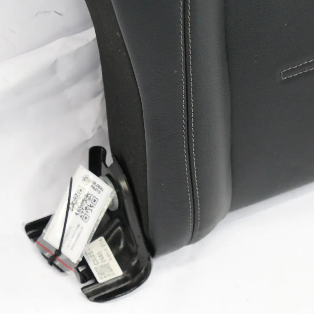 Respaldo asiento trasero derecho respaldo cubierta cuero AMG para Mercedes CLA C118 con número de pieza A1189205200 Mercedes CLA C118 Respaldo asiento trasero derecho respaldo cubierta cuero AMG - SKU A1189205200 - Número de pieza A1189205200