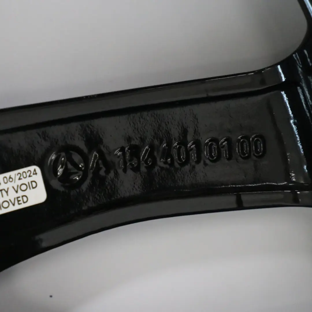 Cerchio in Lega 18" 5 Doppie Razze 7J ET:46 per Mercedes GLA X156 con numero di parte A1564010100 Mercedes GLA X156 Cerchio in Lega 18" 5 Doppie Razze 7J ET:46 - SKU A1564010100-2 - Numero di parte A1564010100