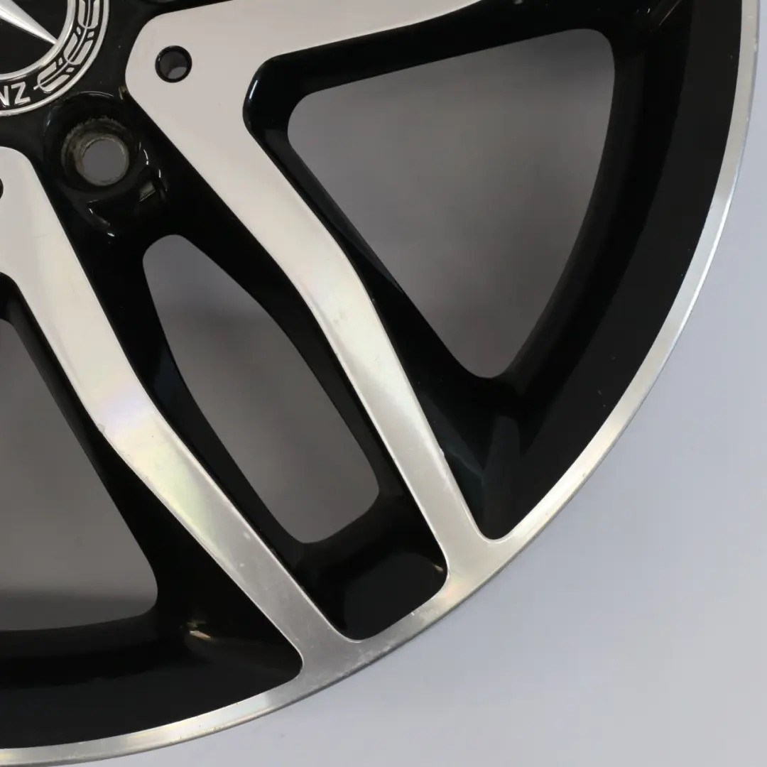 Jante Alu 18" 5 Double Rayon 7J ET:46 pour Mercedes GLA X156 à propos du numéro de pièce A1564010100 Mercedes GLA X156 Jante Alu 18" 5 Double Rayon 7J ET:46 - SKU A1564010100-2 - Numéro de pièce A1564010100