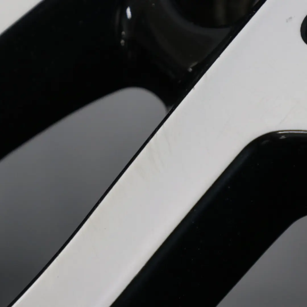 Cerchio in Lega 18" 5 Doppie Razze 7J ET:46 per Mercedes GLA X156 con numero di parte A1564010100 Mercedes GLA X156 Cerchio in Lega 18" 5 Doppie Razze 7J ET:46 - SKU A1564010100-2 - Numero di parte A1564010100