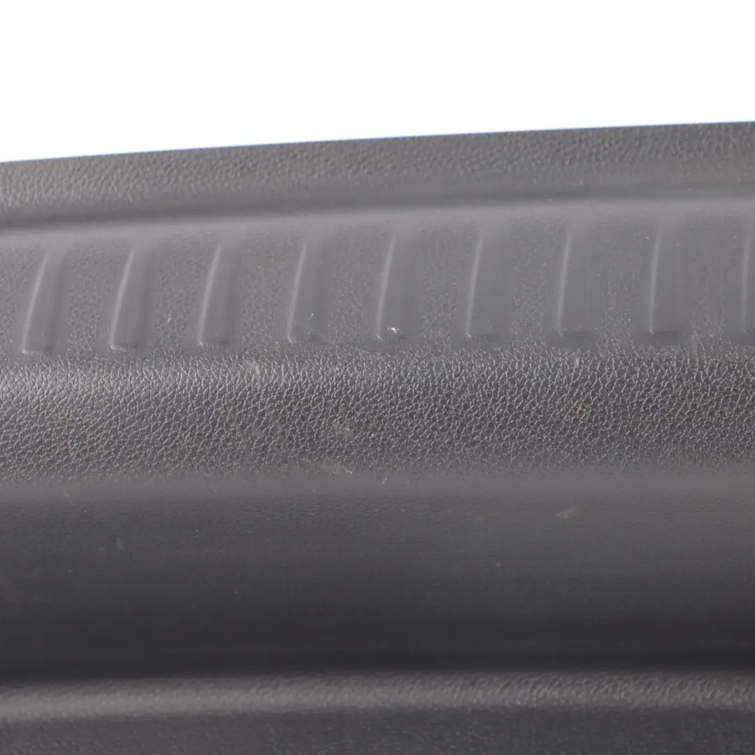 Osłona Pasa Progu Bagażnika do Mercedes X156 o numerze A1566900041 Mercedes X156 Osłona Pasa Progu Bagażnika - SKU A1566900041 - Numer Części A1566900041