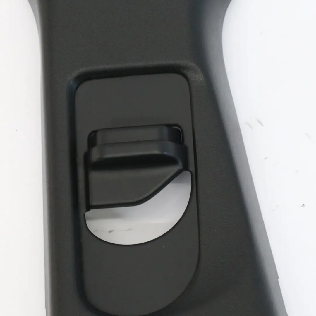 Mercedes GLA X156 Pilar B Interior Tapa Superior Izquierda Negro - SKU A1566904100 - Número de pieza A1566904100