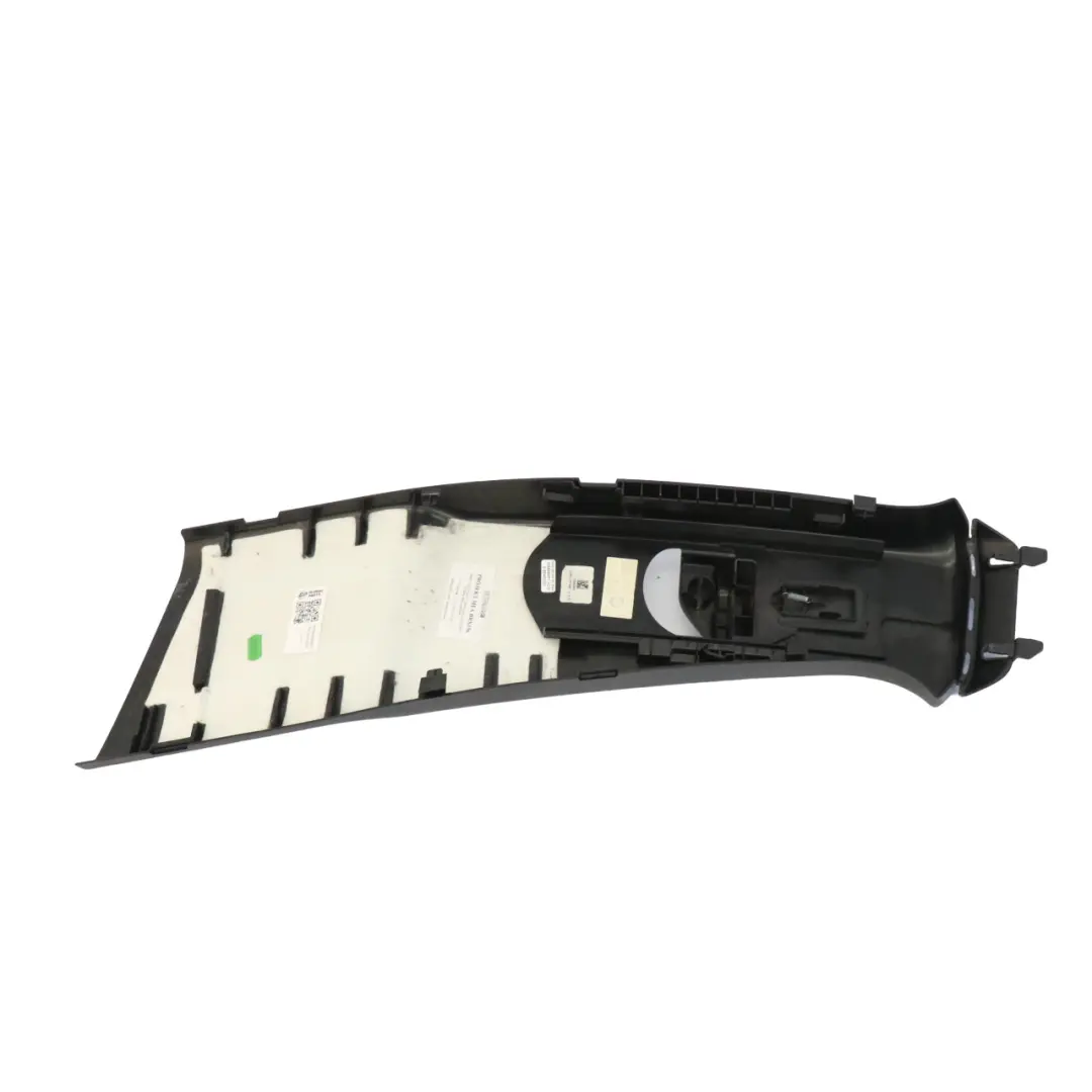 Pilastro B Rivestimento interno Top Destro Nero per Mercedes GLA X156 con numero di parte A1566904200 Mercedes GLA X156 Pilastro B Rivestimento interno Top Destro Nero - SKU A1566904200 - Numero di parte A1566904200